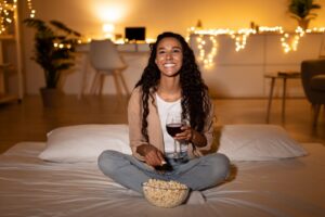 Światło, nastrój i muzyka – jak otoczenie wpływa na odbiór smaku wina?