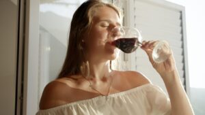 Wina bezalkoholowe i niskoalkoholowe – nowa era świadomego wyboru?